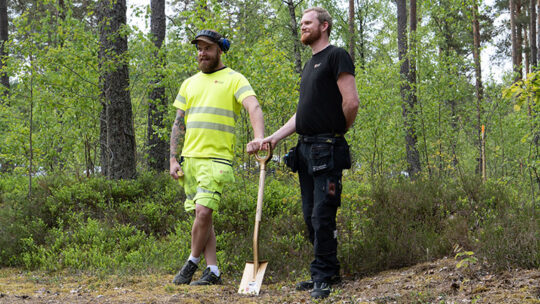Första spadtaget för ny vattenledning mellan Korrö och Linneryd